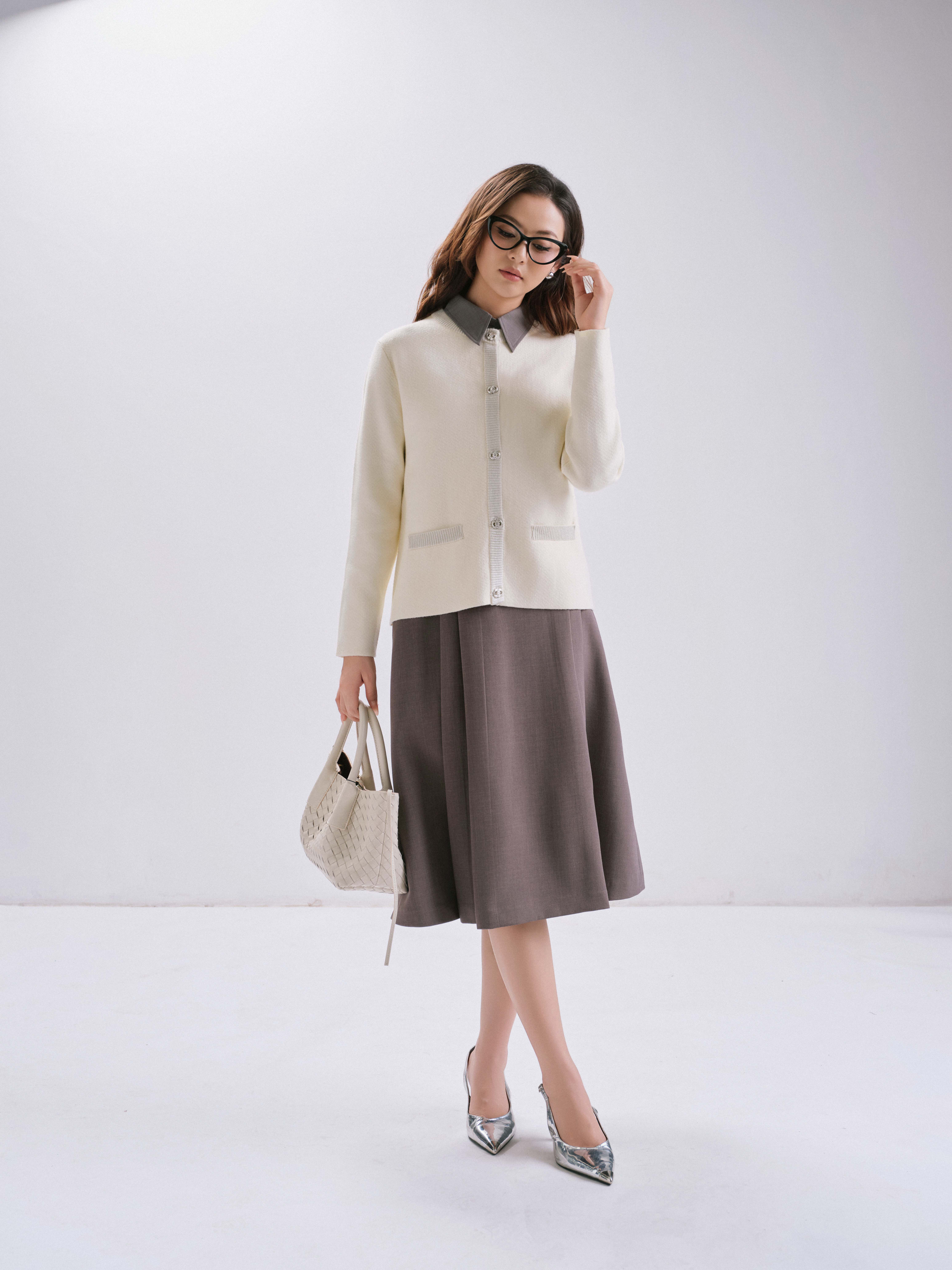 Chân váy lửng xếp ly đối xứng